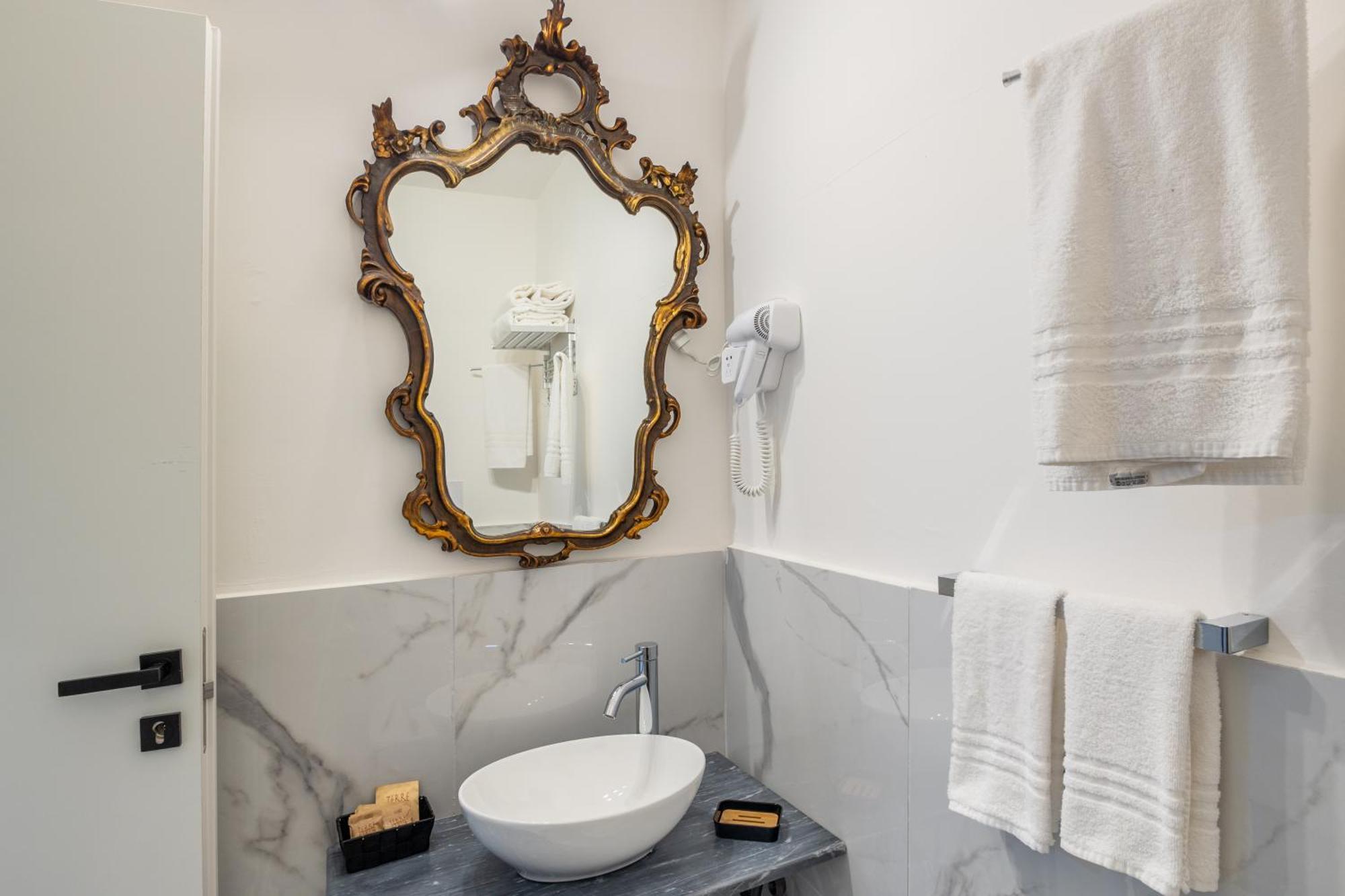 Soho Piaggiarelle By Dasso - Guest House Вітербо Екстер'єр фото